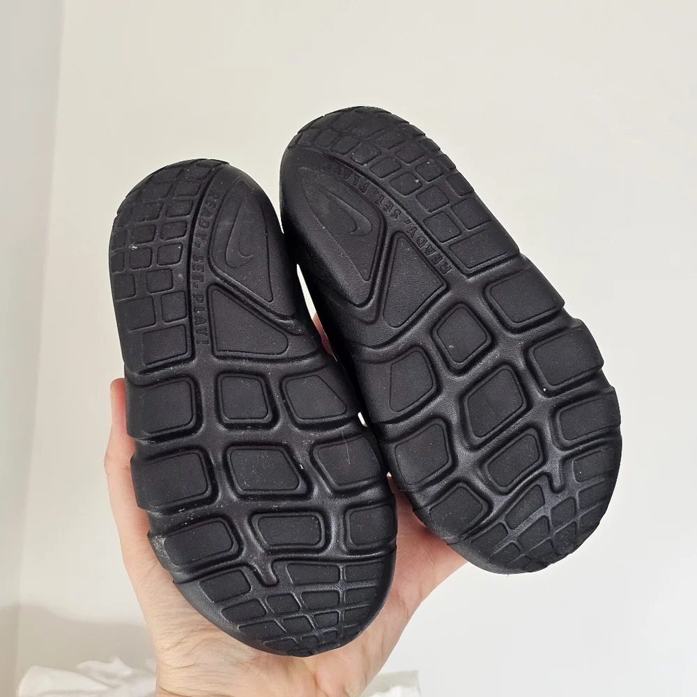 Nike Flex Runner 2 Toddler 10C Black Slip-On Sneakers DJ6039-001 Lightweight - Picture 12 of 13